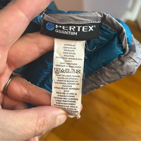 L.L. Bean Ultralight 850 Down Sweater Hooded Jacket - Sz XS - Picture 11 of 14